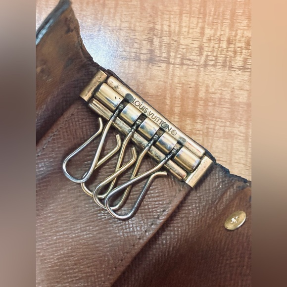 Louis Vuitton Multicles 4 Key Holder “Blue Bayou” - Picture 9 of 14